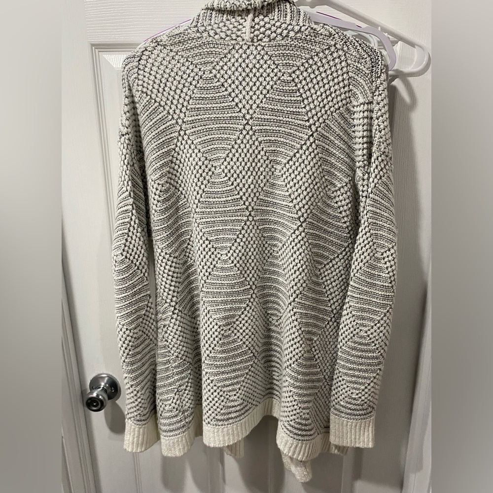 A New Day women’s cardigan, gray, off white, cozy, size XL, good condition. - Picture 6 of 8